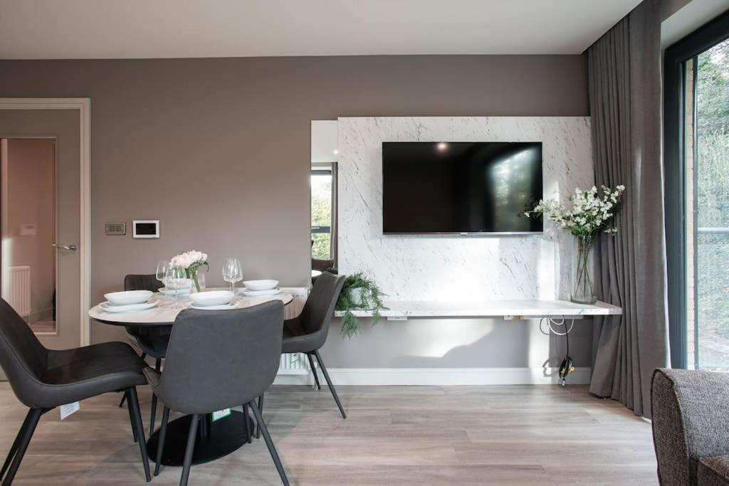 Brand New, Luxury & With Terrace * Belfast