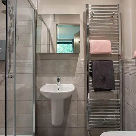 Brand New, Luxury & With Terrace Apartment Belfast Exterior photo
